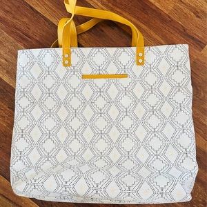 Thirty-One Around Town Tote {No tags- never used - only for display}